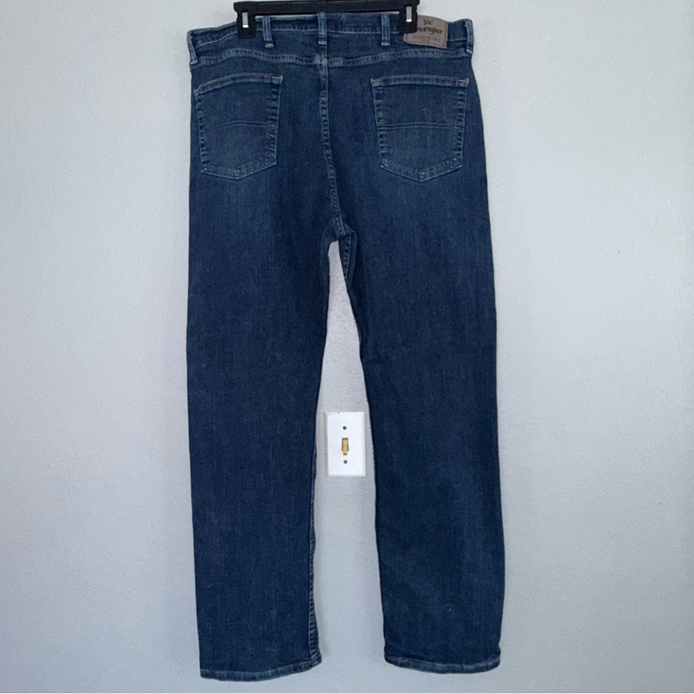 Wrangler Authentics Regular Fit Straight Leg Blue Jeans Men's 38-32 - Picture 3 of 12